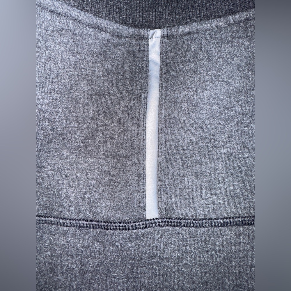 Lululemon Revolve Henley Heathered Black NWOT - Picture 6 of 6